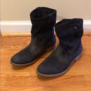 Worn once NDC suede boots